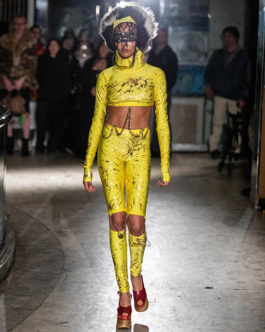 Collection 009 - DEAD CURRENCY look