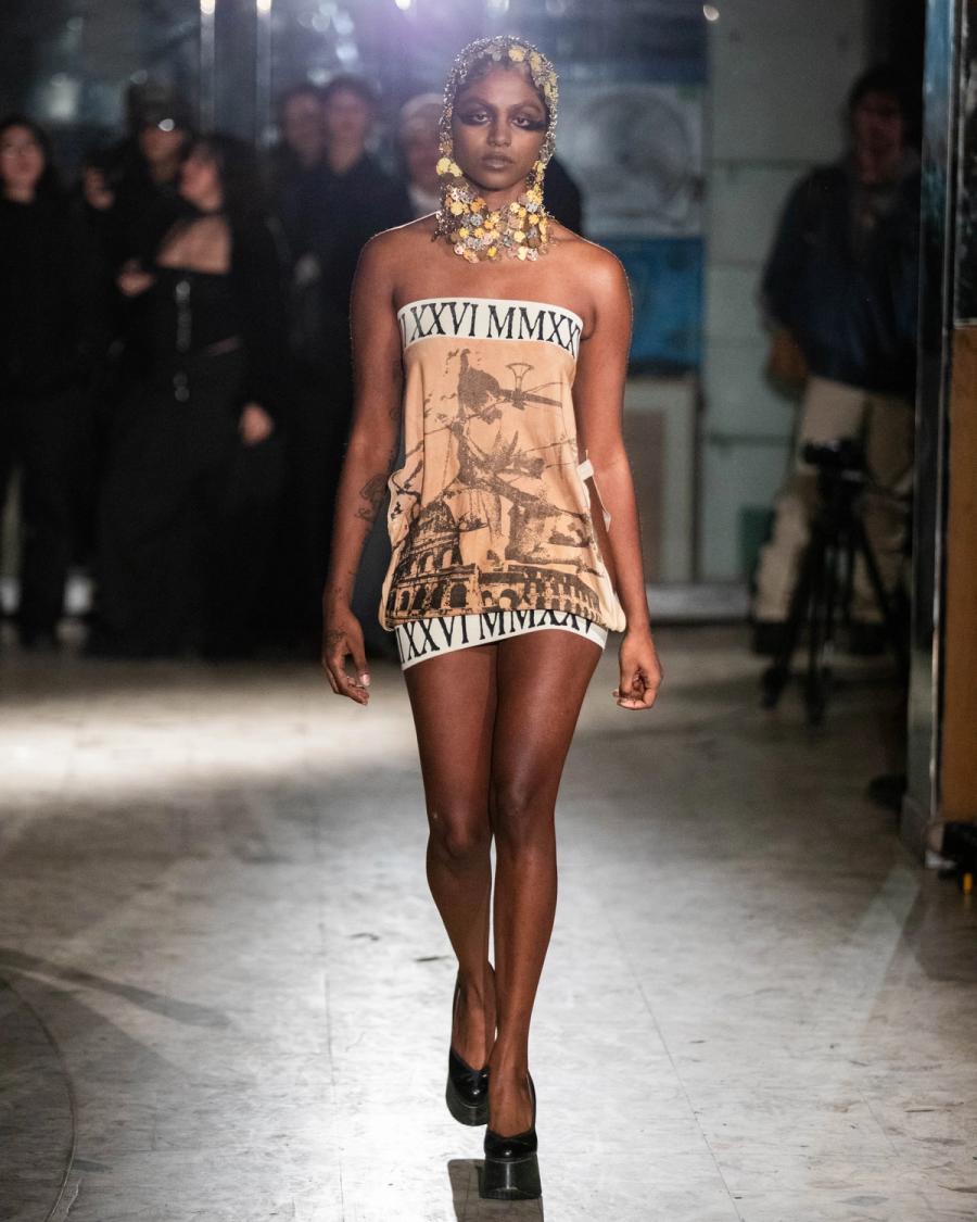 Collection 009 - DEAD CURRENCY look