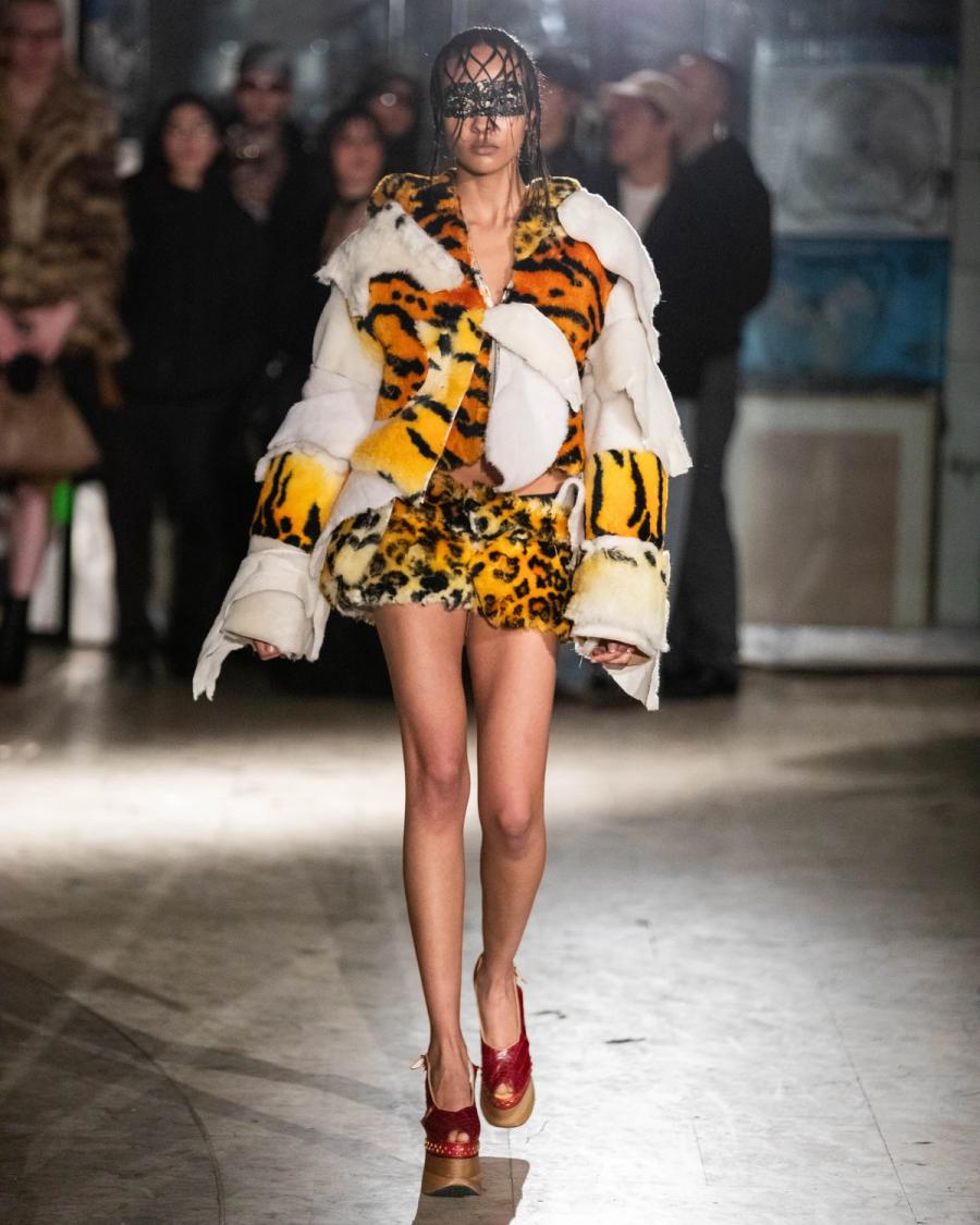 Collection 009 - DEAD CURRENCY look