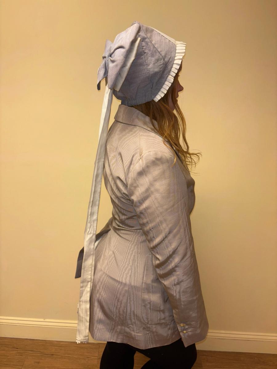 Berlin Opera House Bow Hat product image