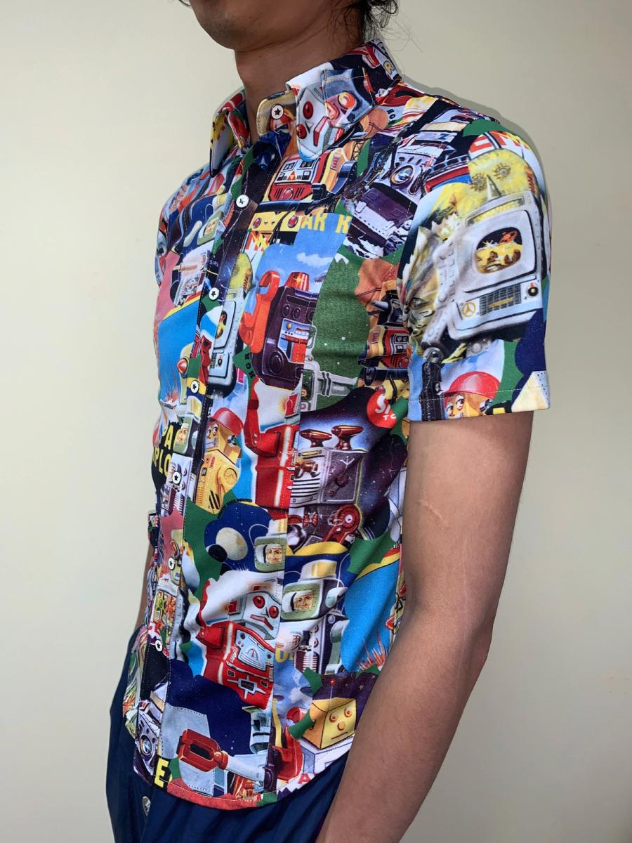 Heretic Goes Round Retro Robot Shirt product image