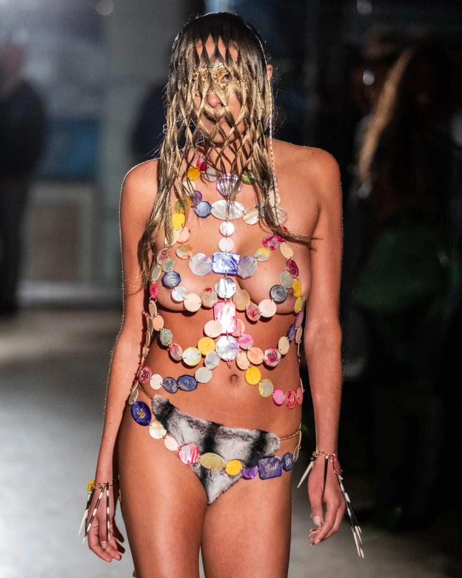 Collection 009 - DEAD CURRENCY look