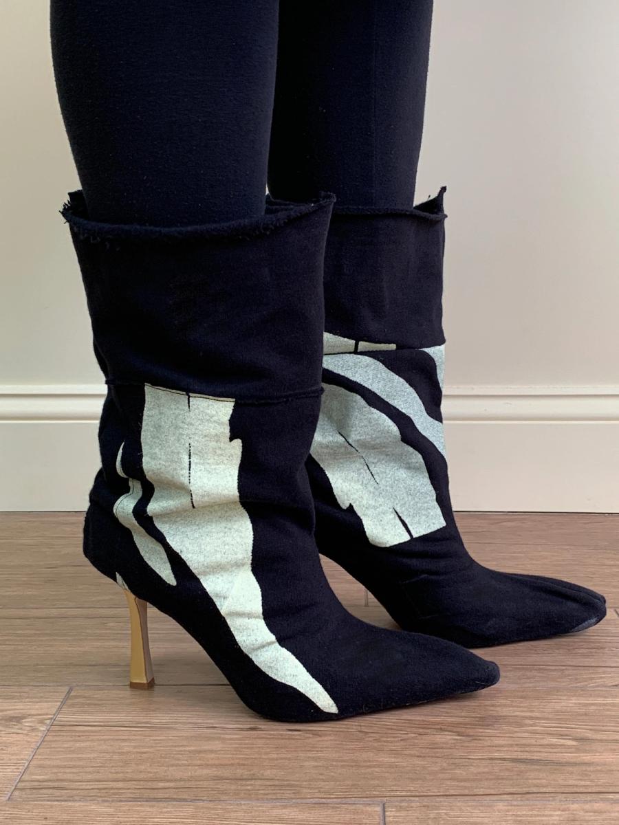 'Enfer' Runway Sample Slouchy Heels in Black product image