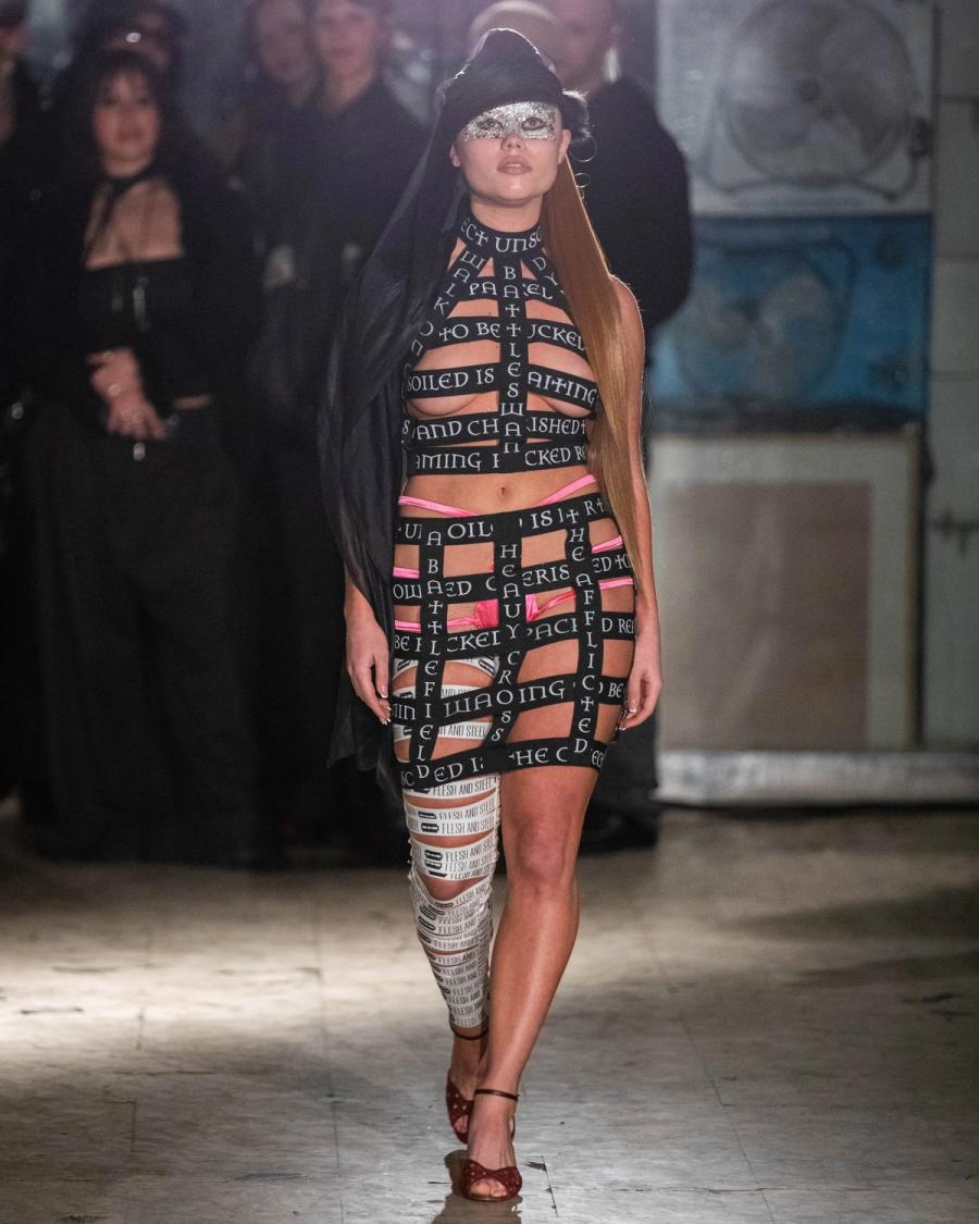 Collection 009 - DEAD CURRENCY look