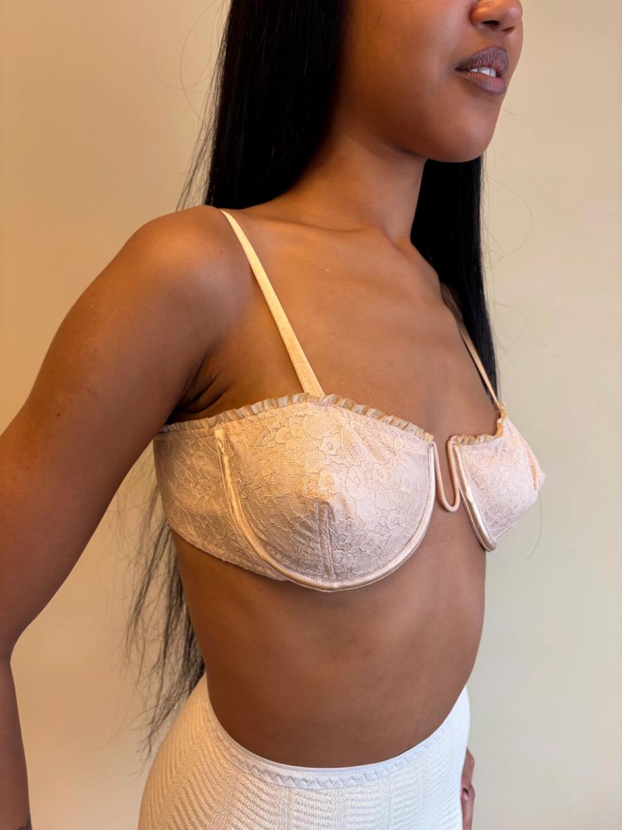 1950s French Pink Lace U Wire Bra product image