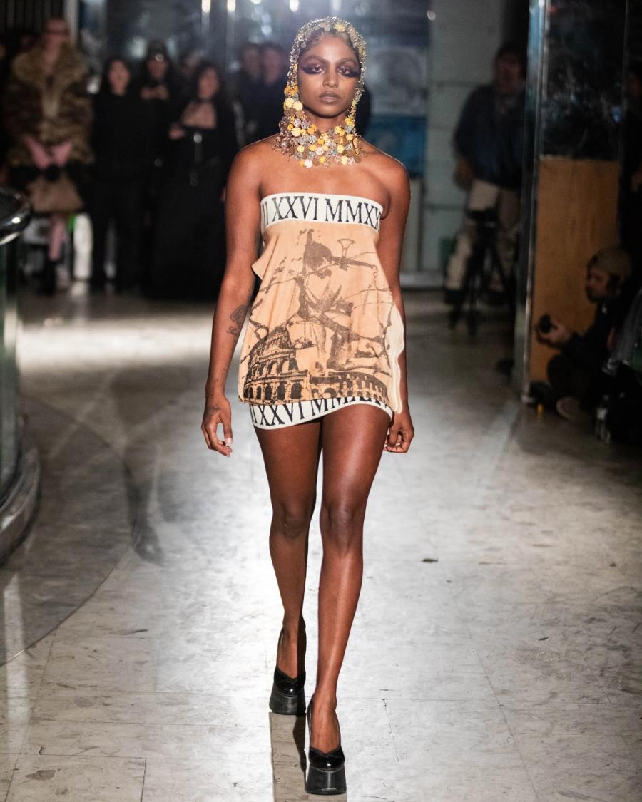 Collection 009 - DEAD CURRENCY look