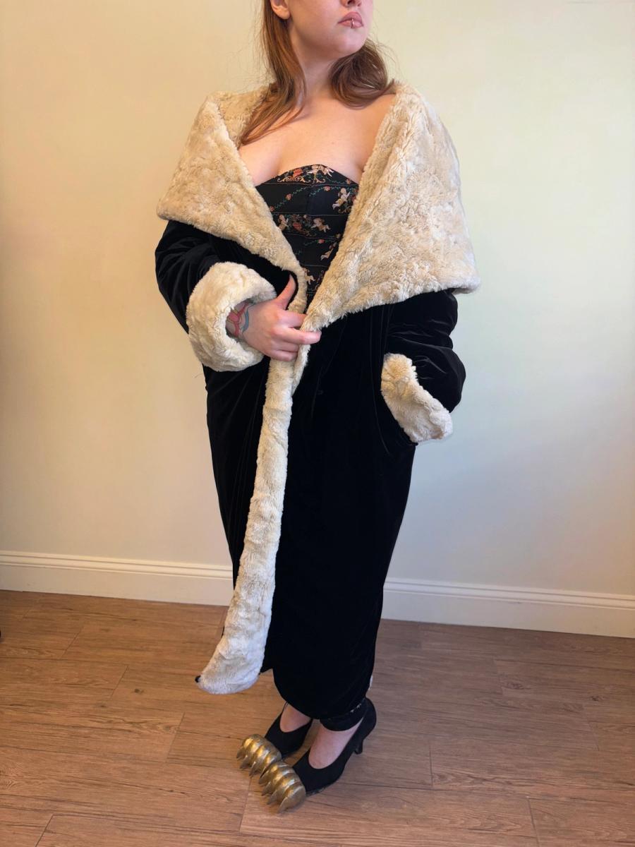 Norma Kamali 1920s- Inspired Velvet Coat product image