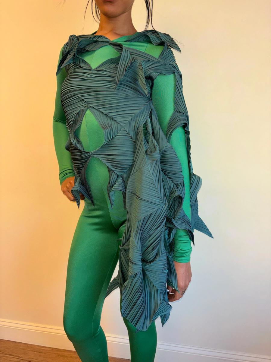 Issey Miyake Pleated Green Spiky Scarf product image