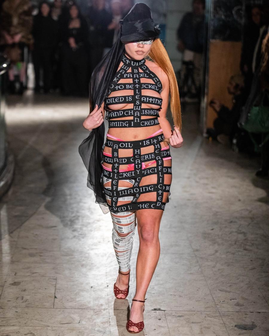 Collection 009 - DEAD CURRENCY look