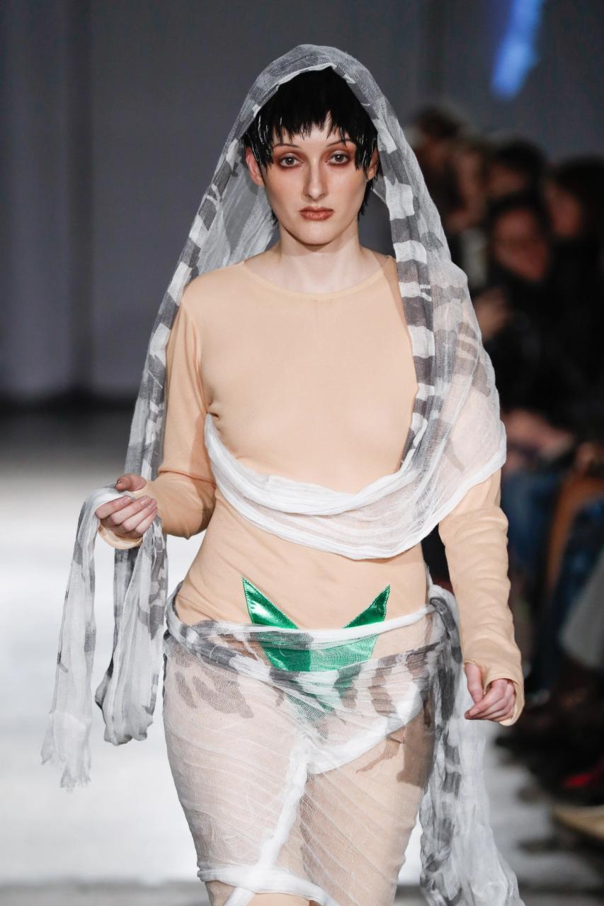 Collection 007 - ENFER look