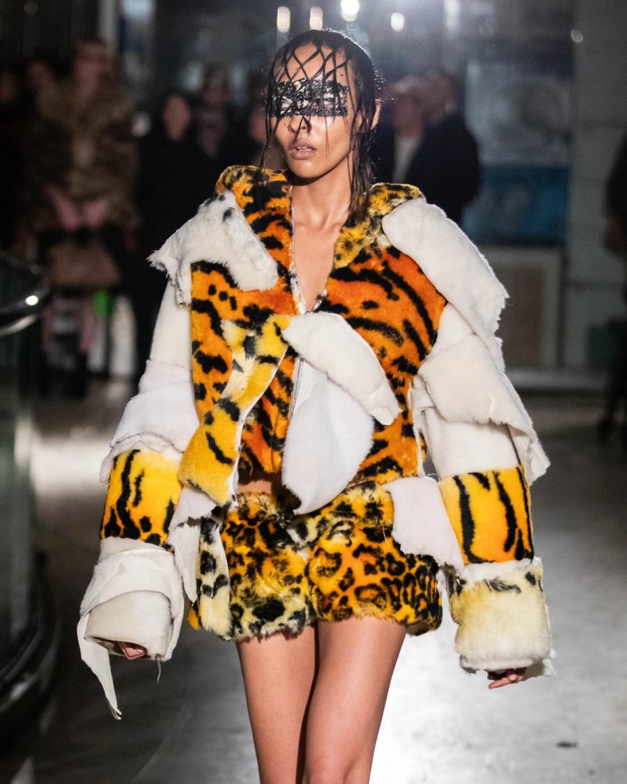 Collection 009 - DEAD CURRENCY look