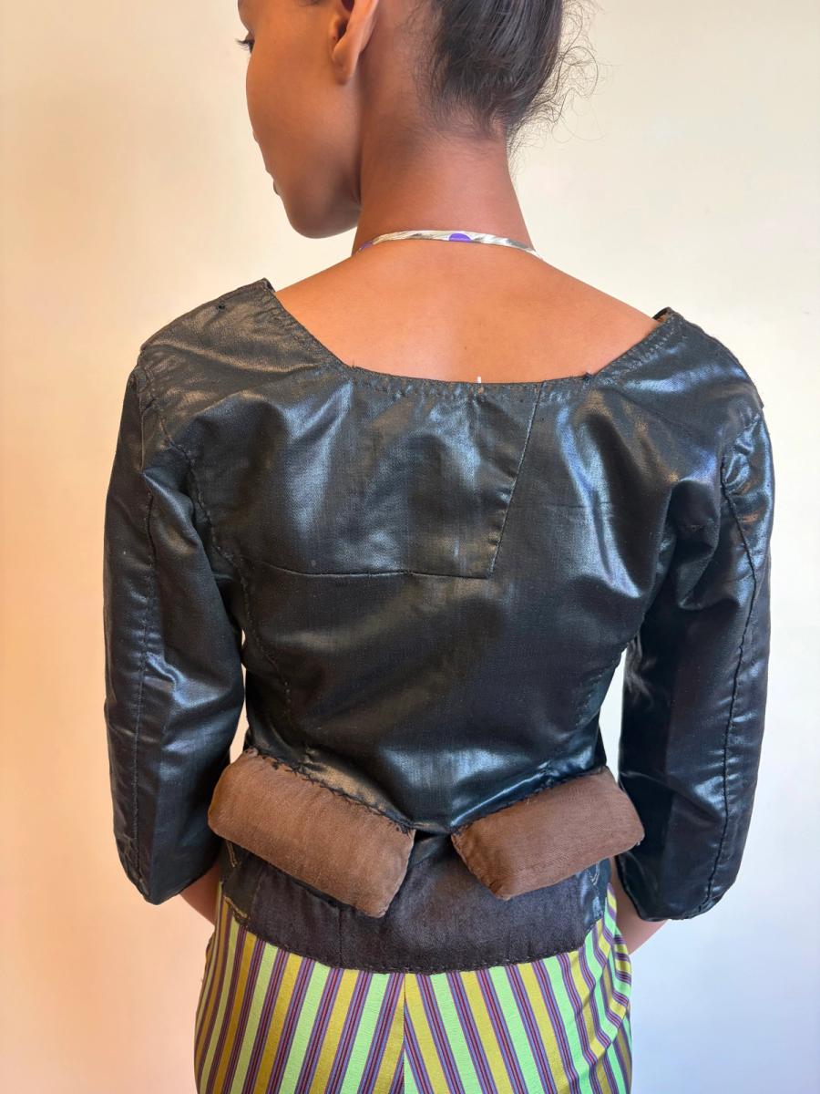 Antique Glazed Dutch Top With Bumroll product image