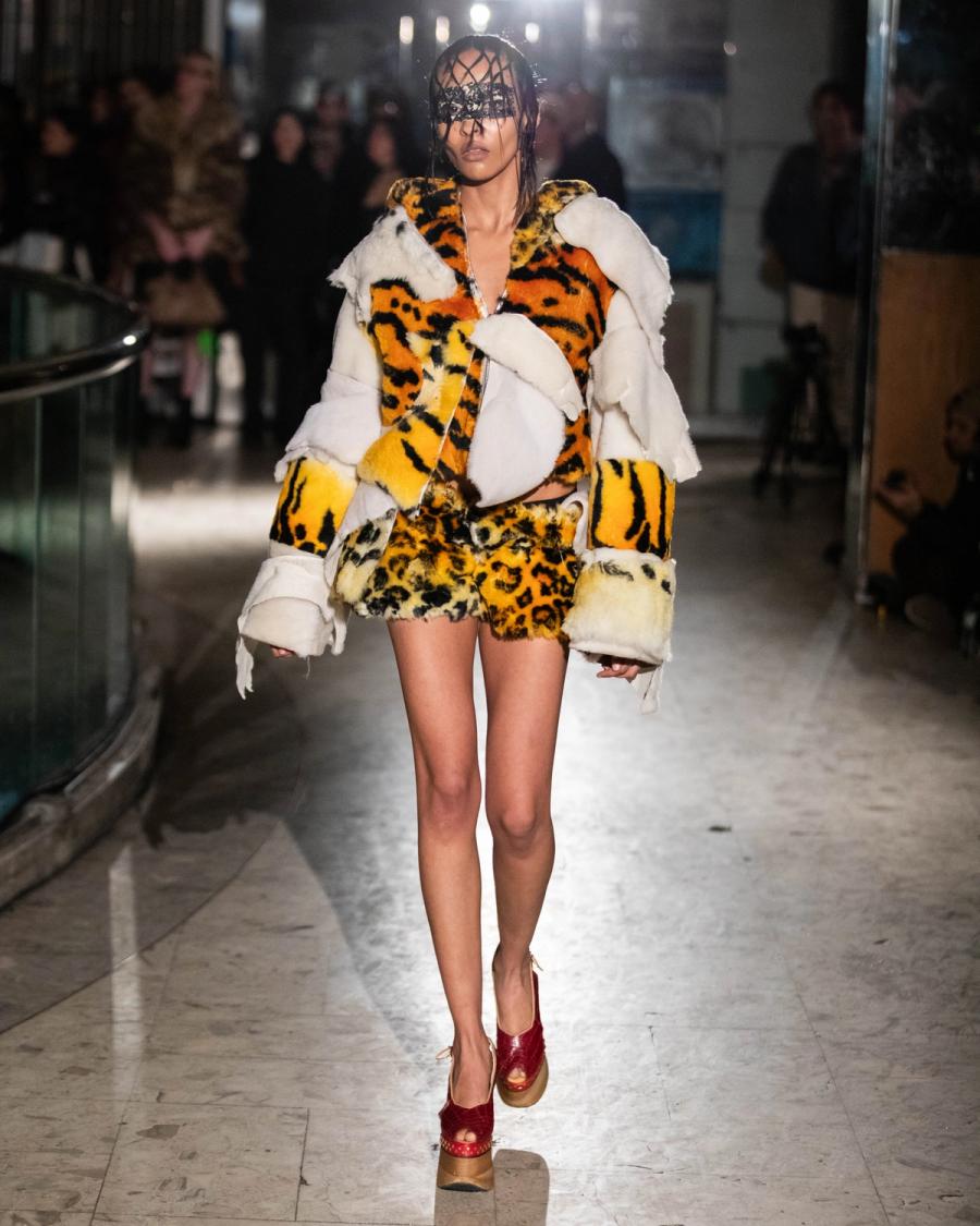 Collection 009 - DEAD CURRENCY look