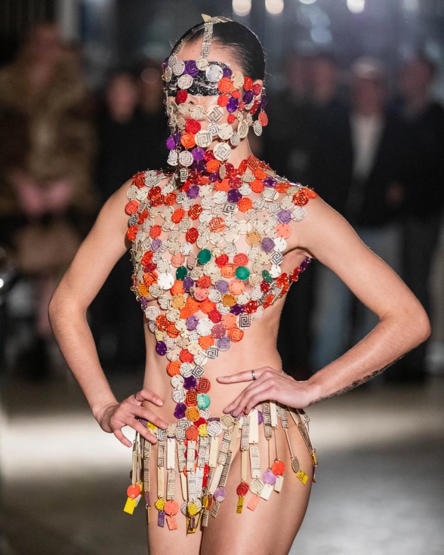 Collection 009 - DEAD CURRENCY look