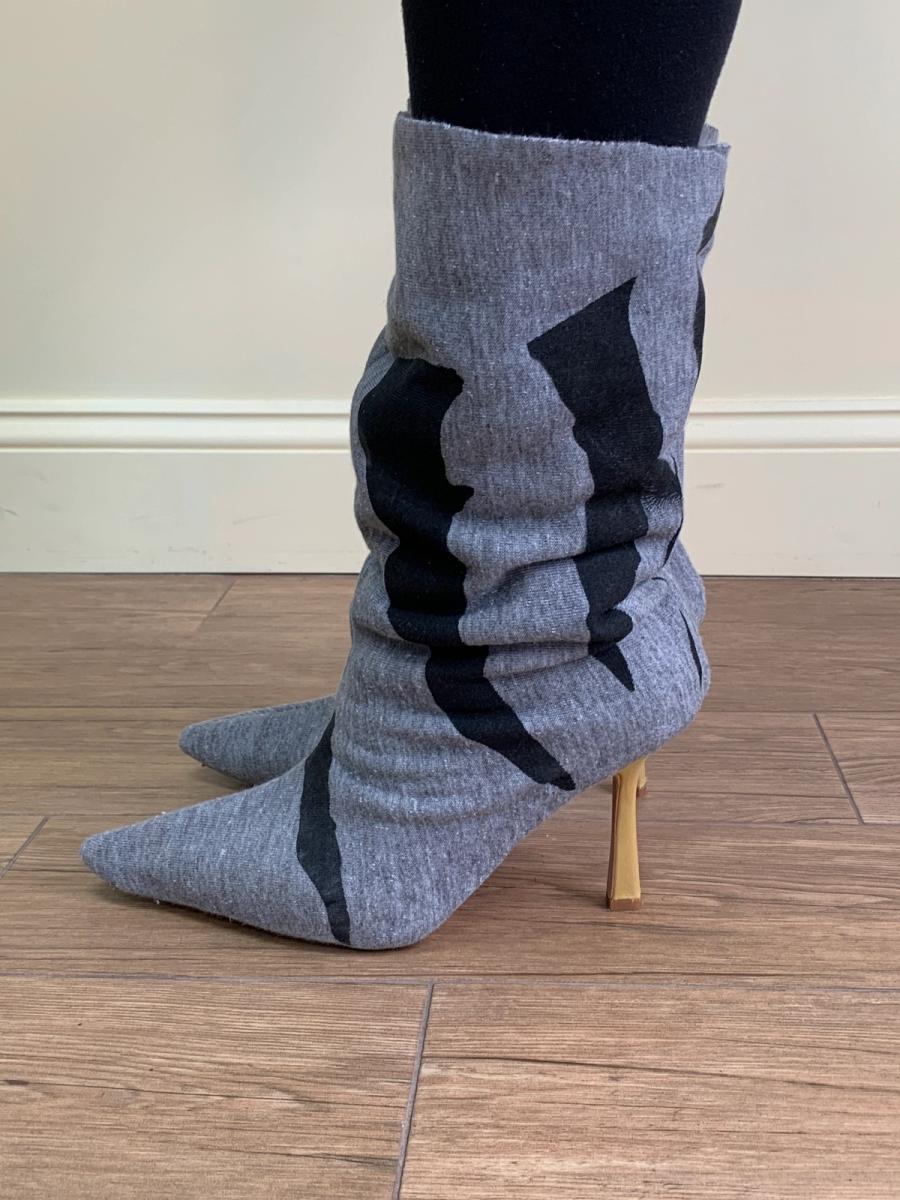 'Enfer' Runway Sample Slouchy Heels in Light Gray