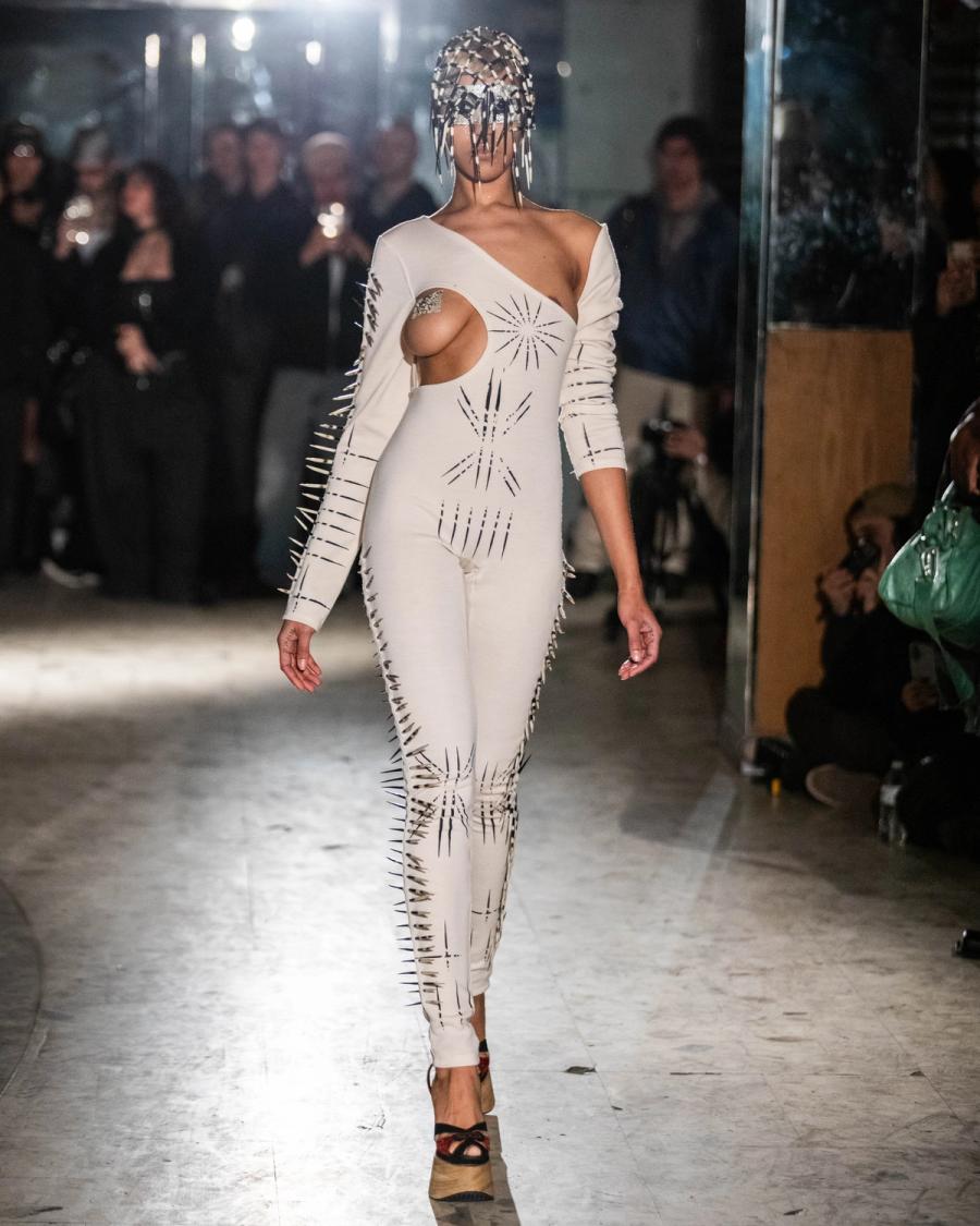 Collection 009 - DEAD CURRENCY look