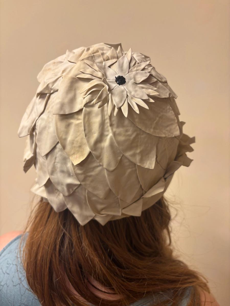 1950s Kleinerts Rubber Petal Swim Cap product image