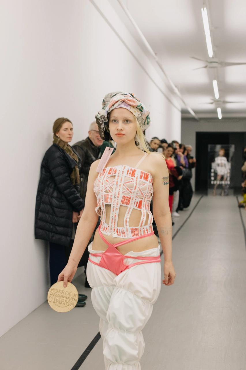 Collection 006 - SEZX look