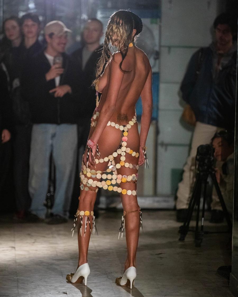 Collection 009 - DEAD CURRENCY look