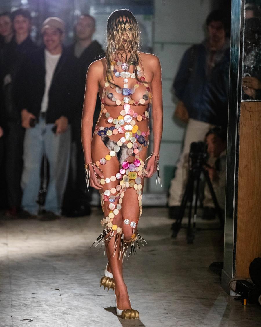 Collection 009 - DEAD CURRENCY look