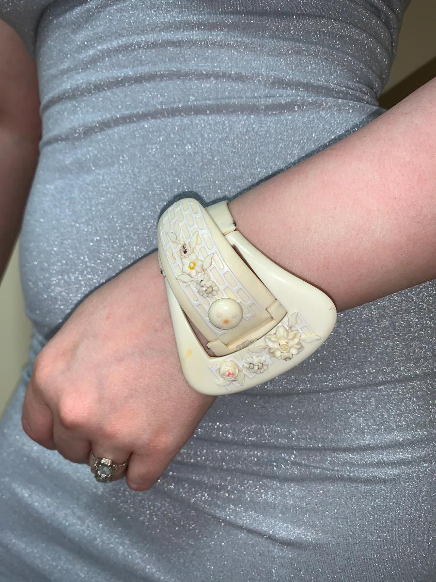 20s/30s Celluloid Buckle Bangle Set product image