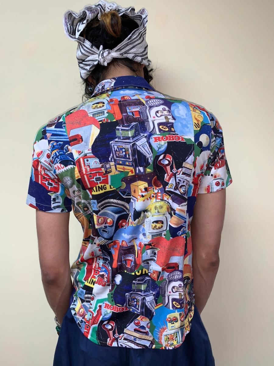 Heretic Goes Round Retro Robot Shirt product image