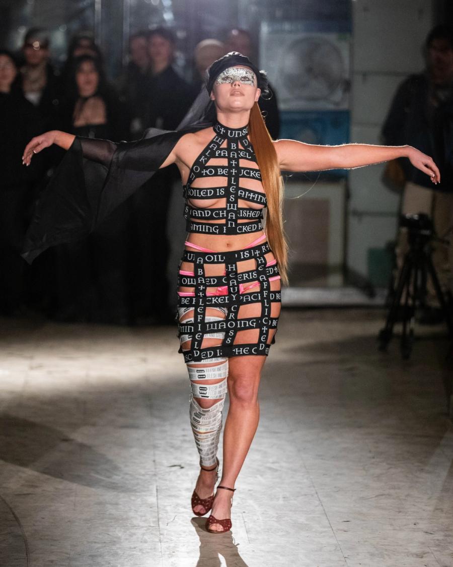 Collection 009 - DEAD CURRENCY look