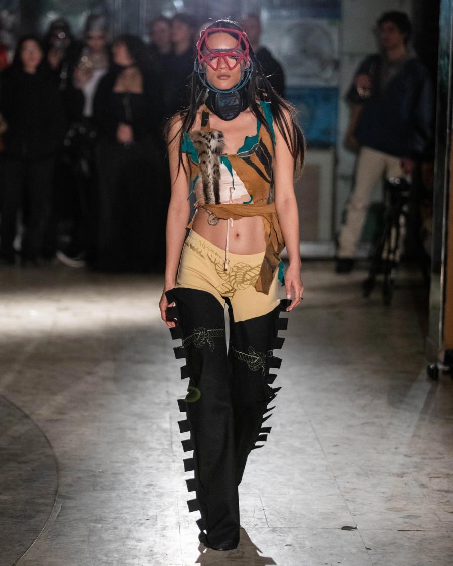 Collection 009 - DEAD CURRENCY look