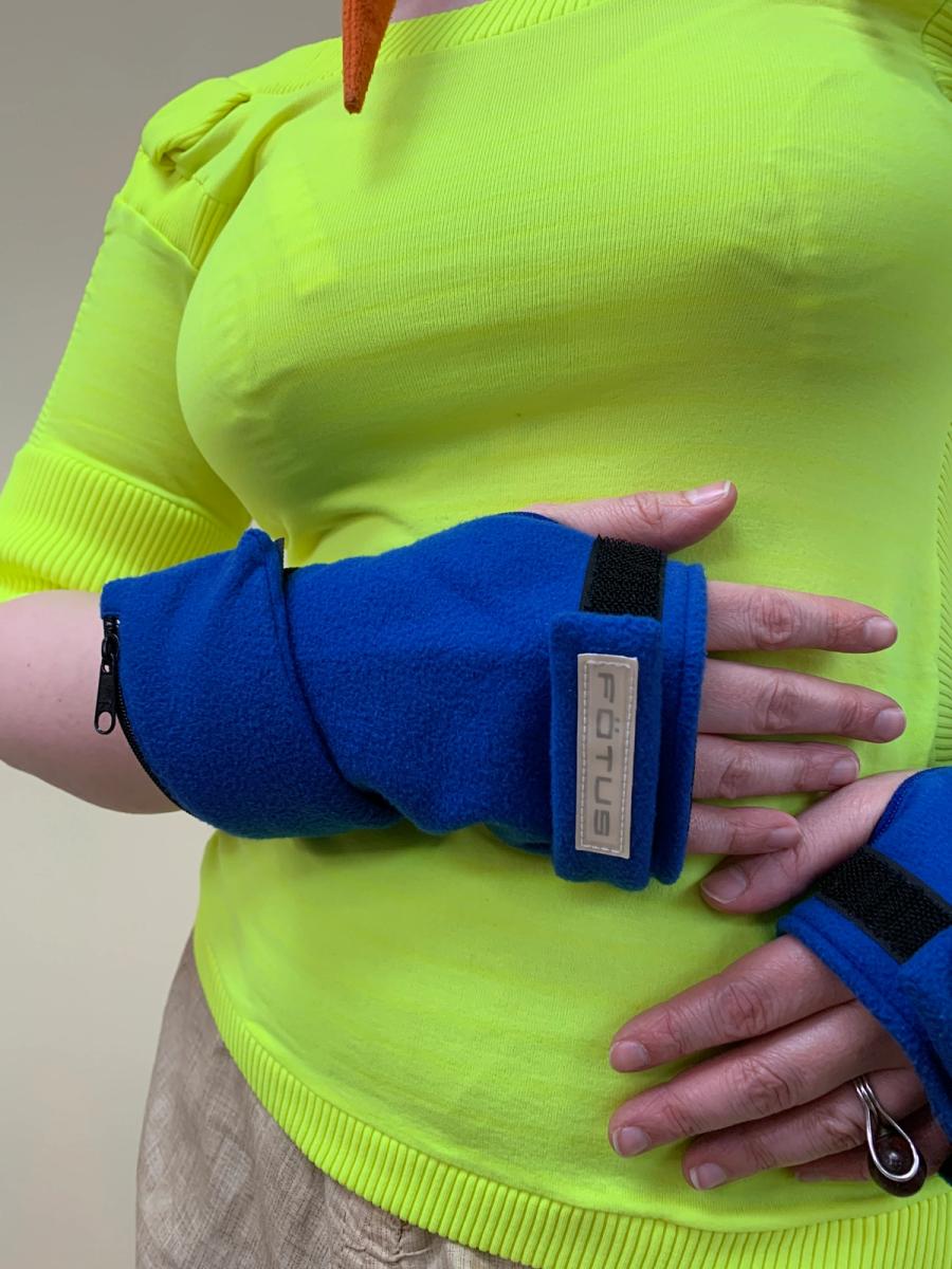 Fötus Blue Fleece Mitts With Secret Pockets  product image