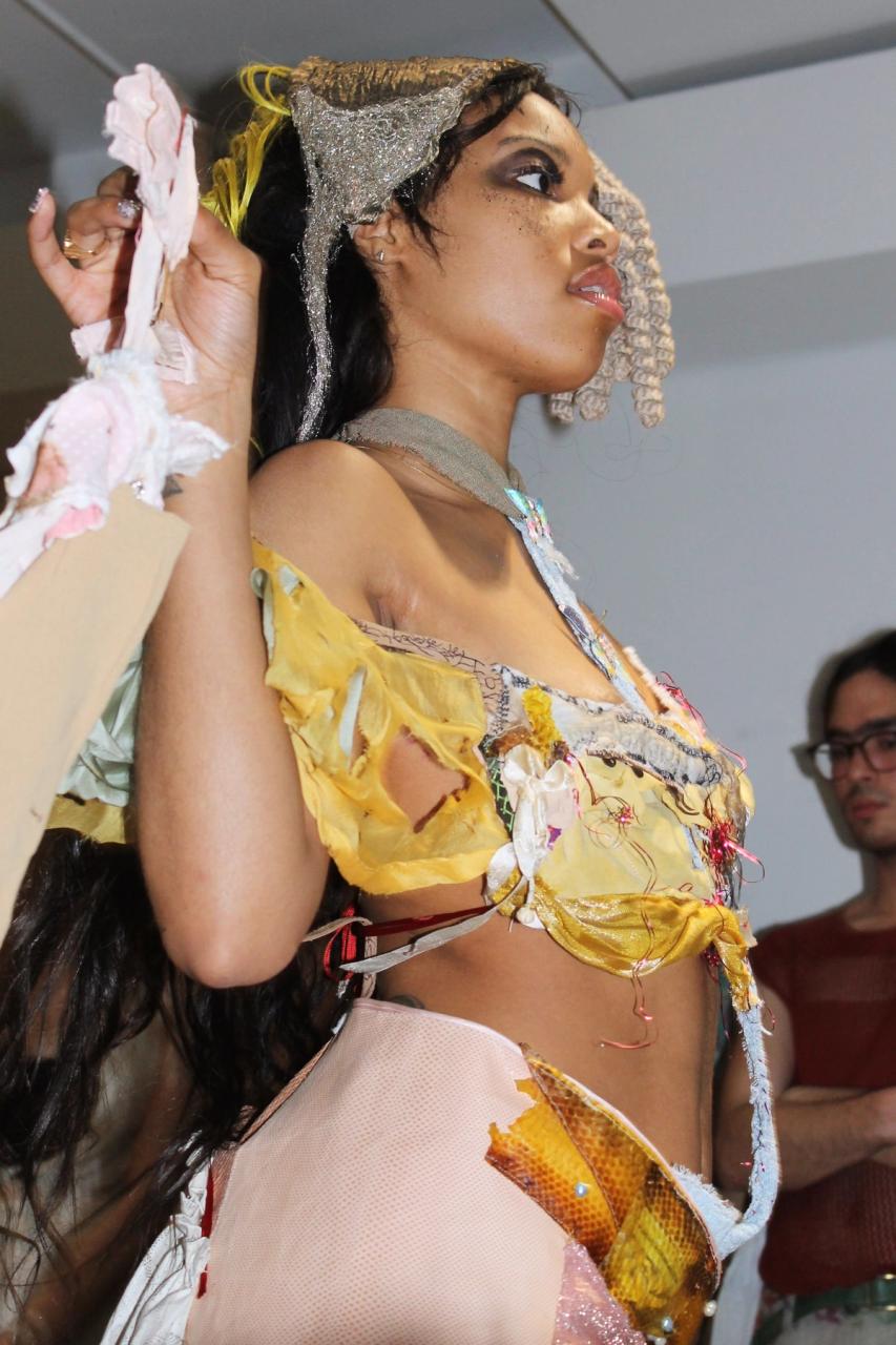 Collection 004 - Mew+ look