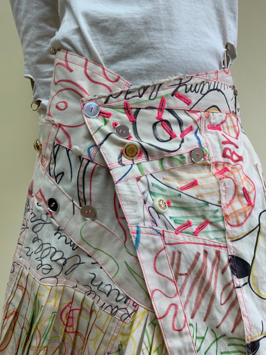 Nozomi Ishiguro Scribbled Drawing and Multi Buttons Skirt product image