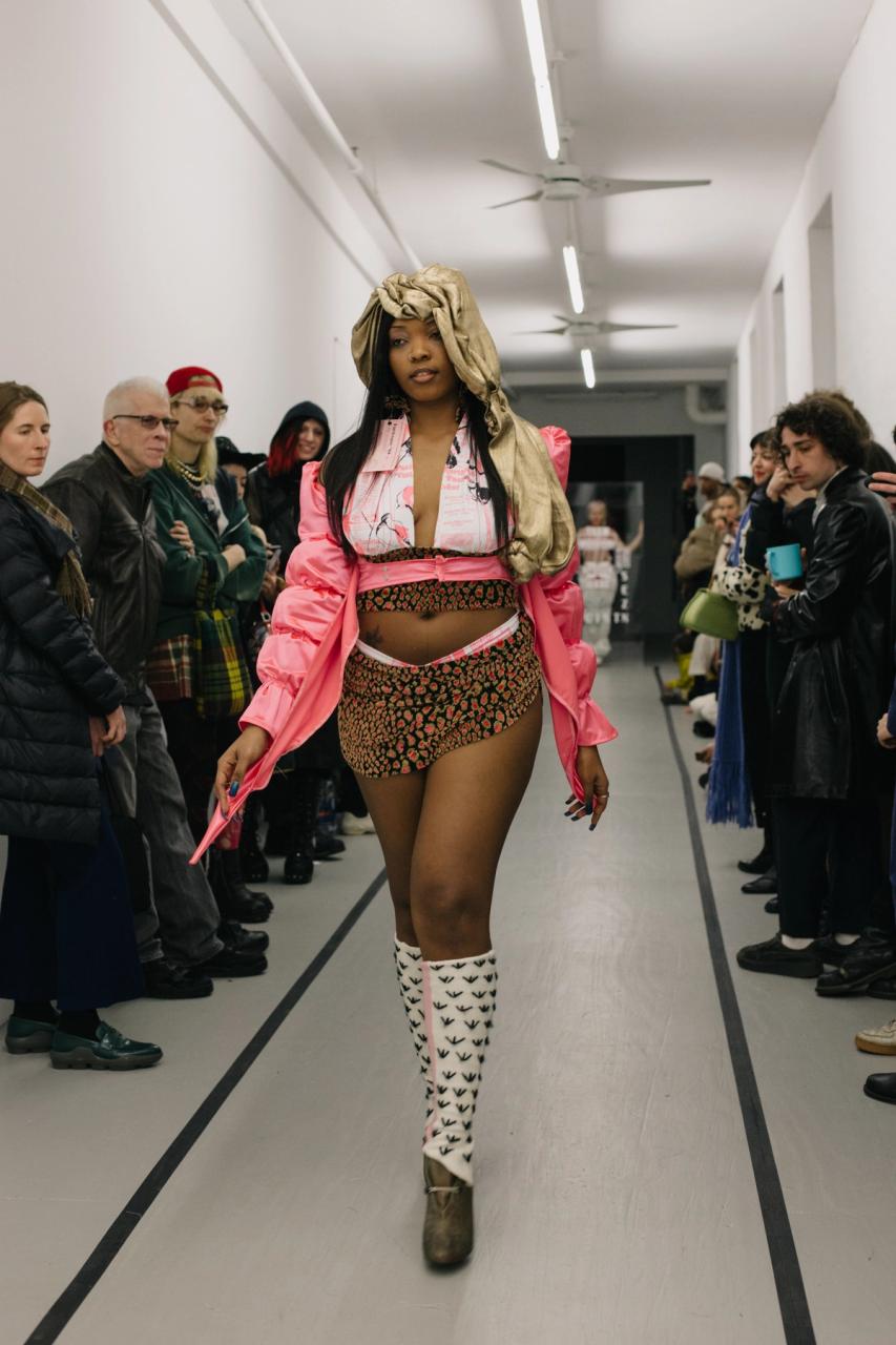 Collection 006 - SEZX look