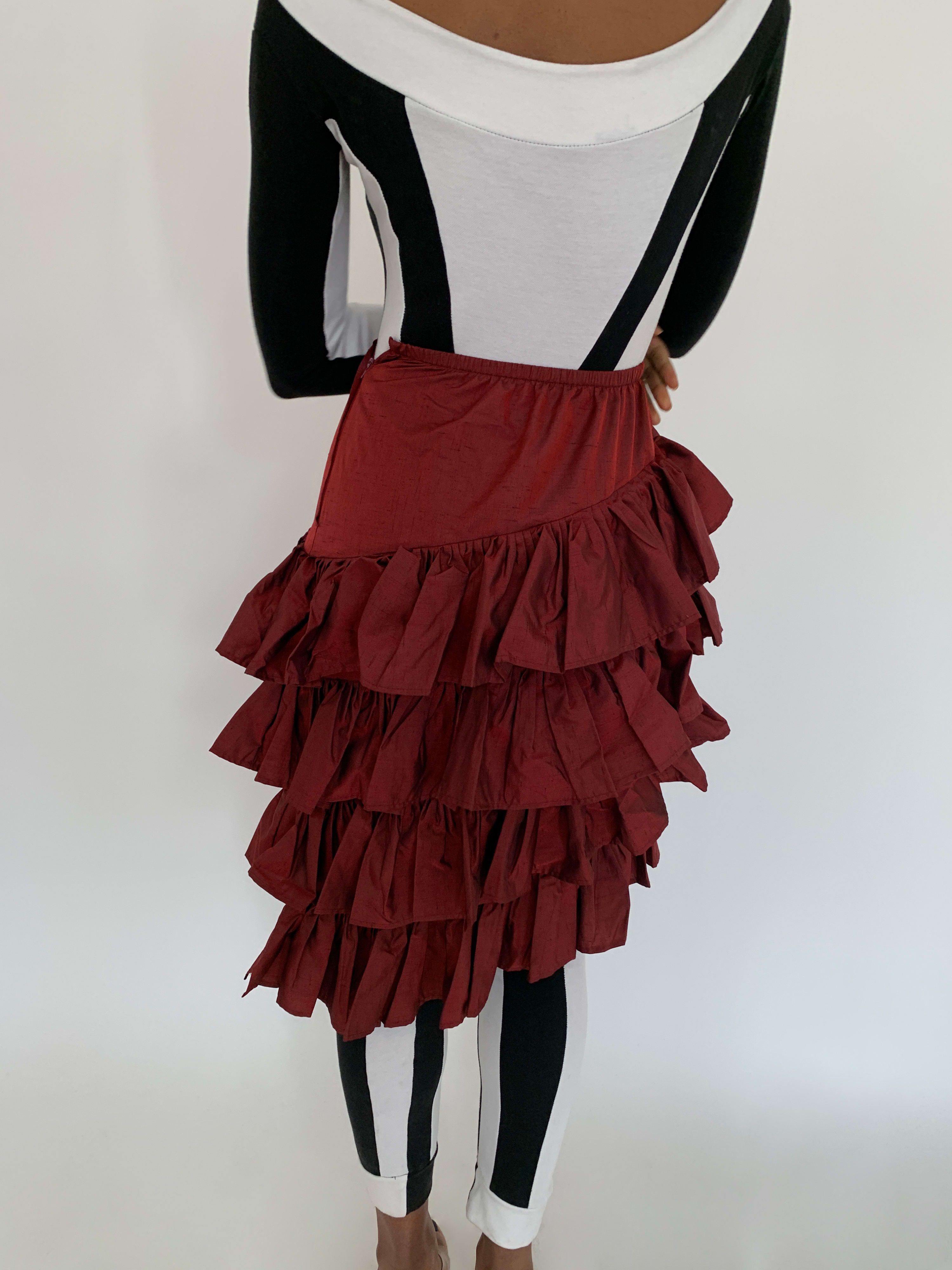 Black ruffle skirt outlet 80s