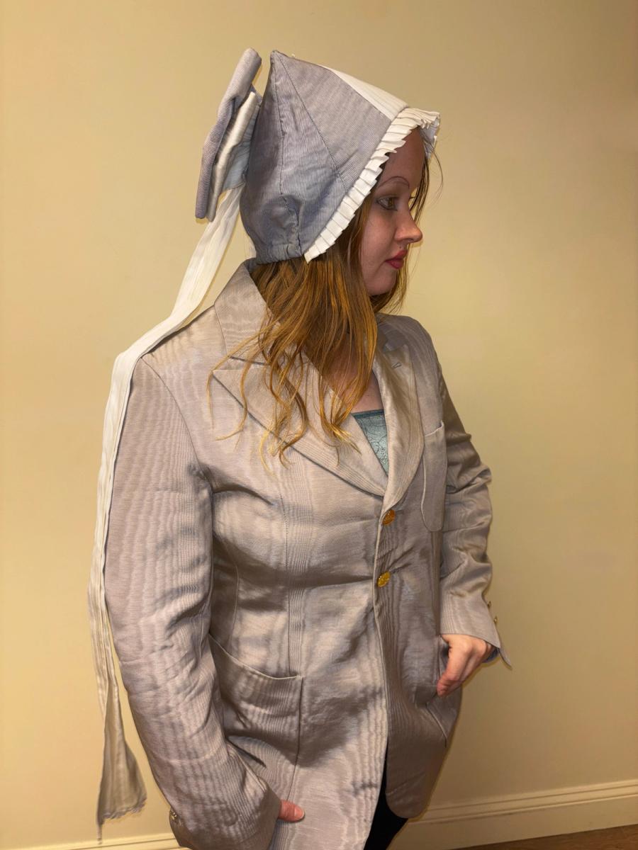 Berlin Opera House Bow Hat product image