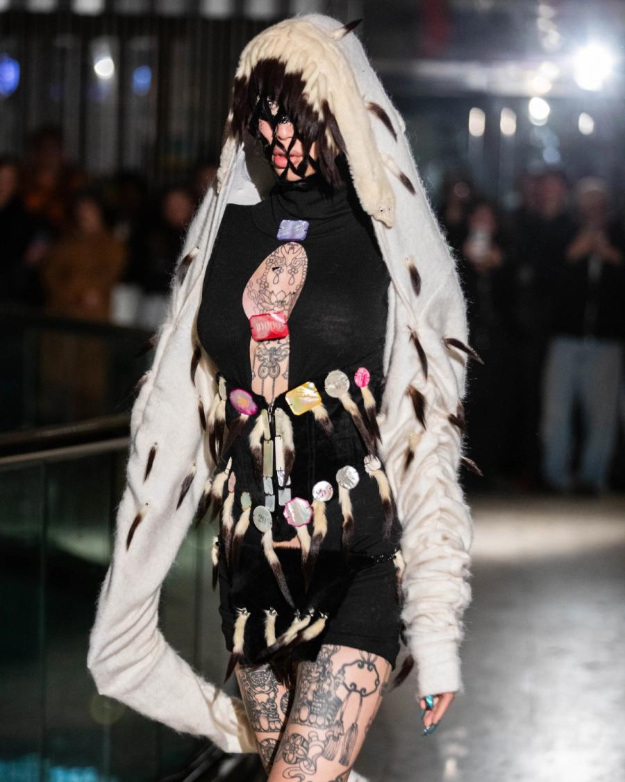 Collection 009 - DEAD CURRENCY look