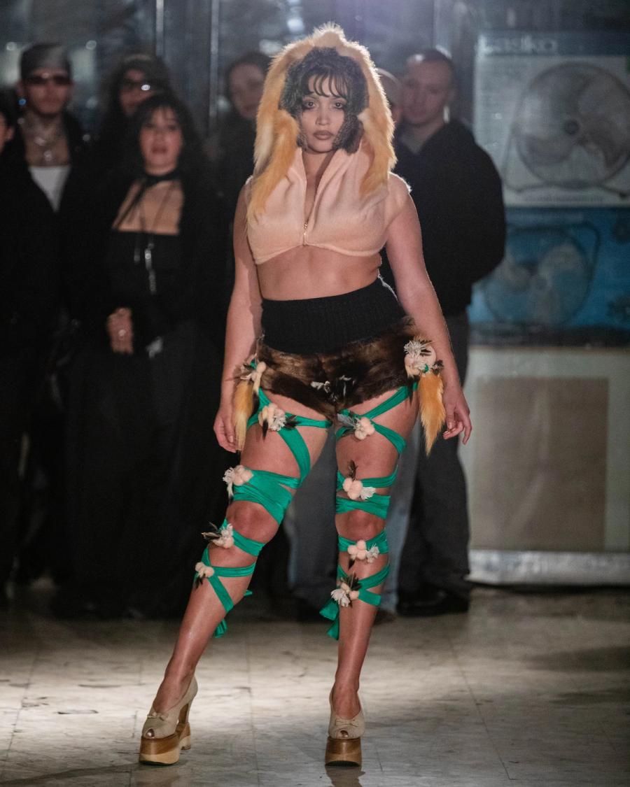 Collection 009 - DEAD CURRENCY look