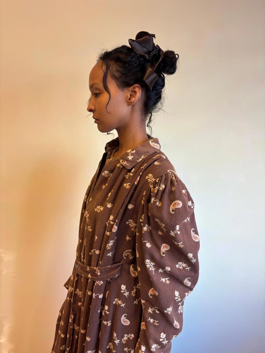 Victorian Brown Paisley Wrapper product image