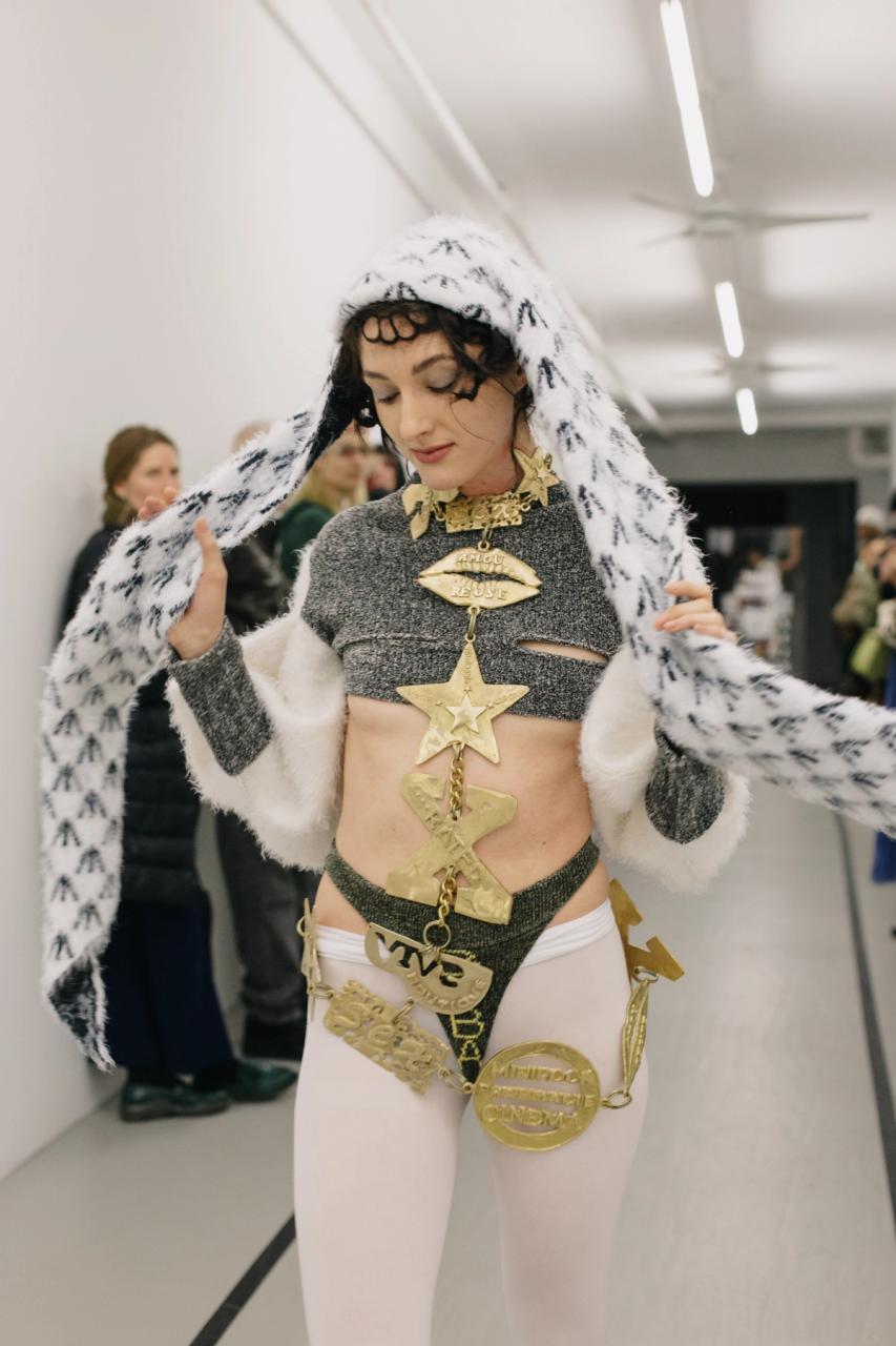 Collection 006 - SEZX look