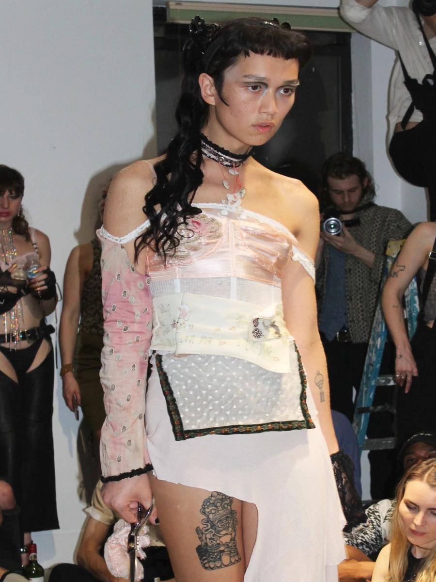 Collection 004 - Mew+ look