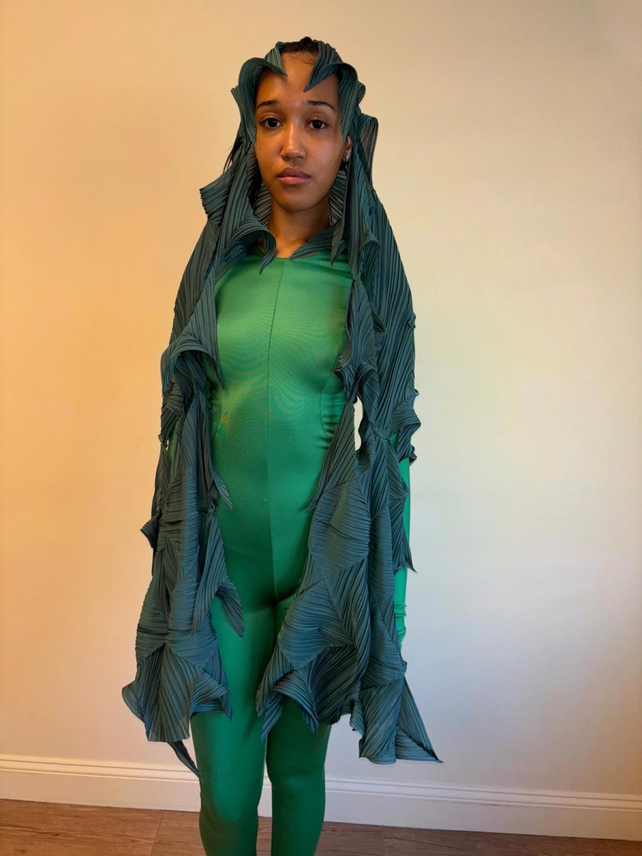 Issey Miyake Pleated Green Spiky Scarf product image