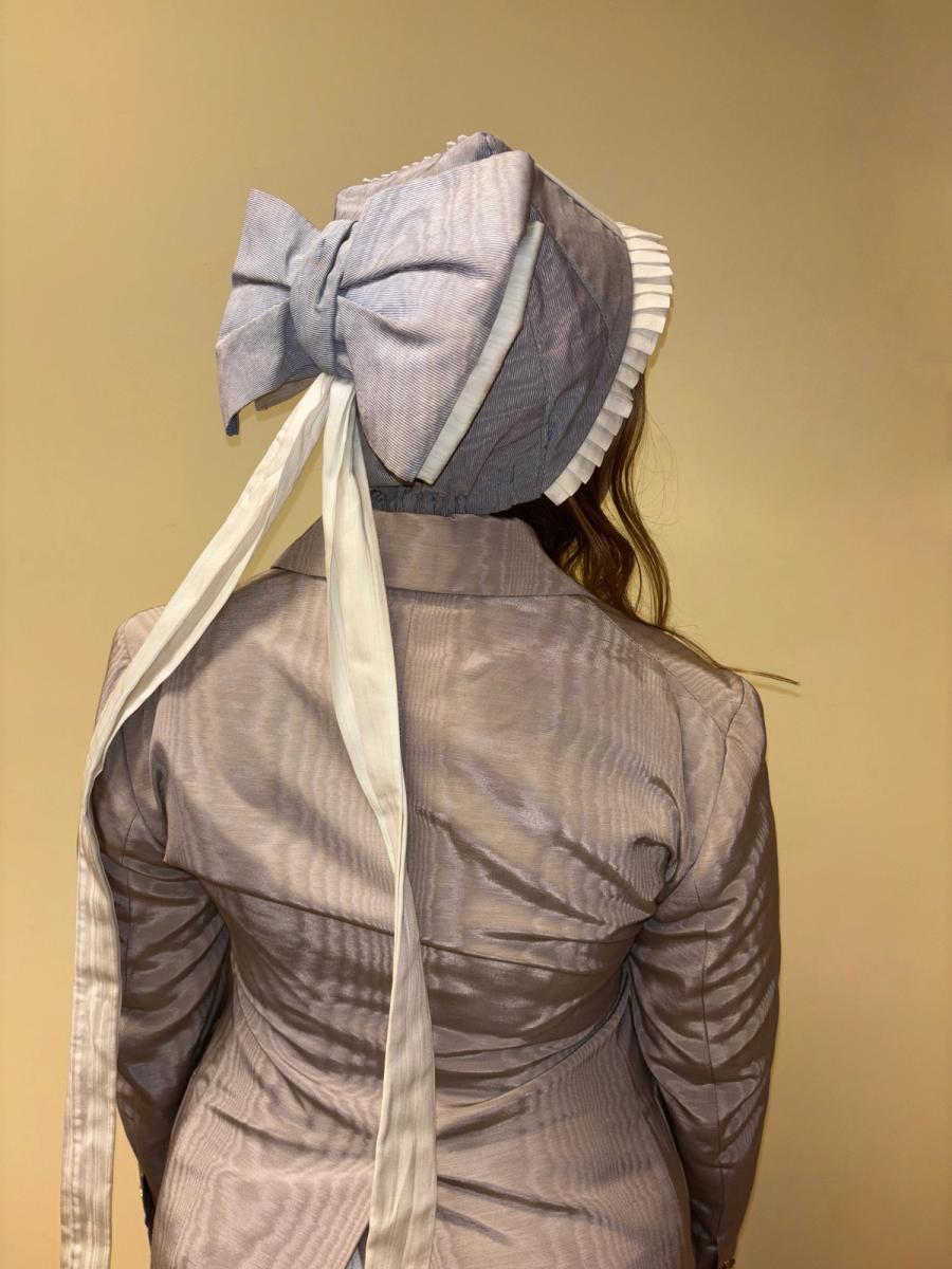 Berlin Opera House Bow Hat product image