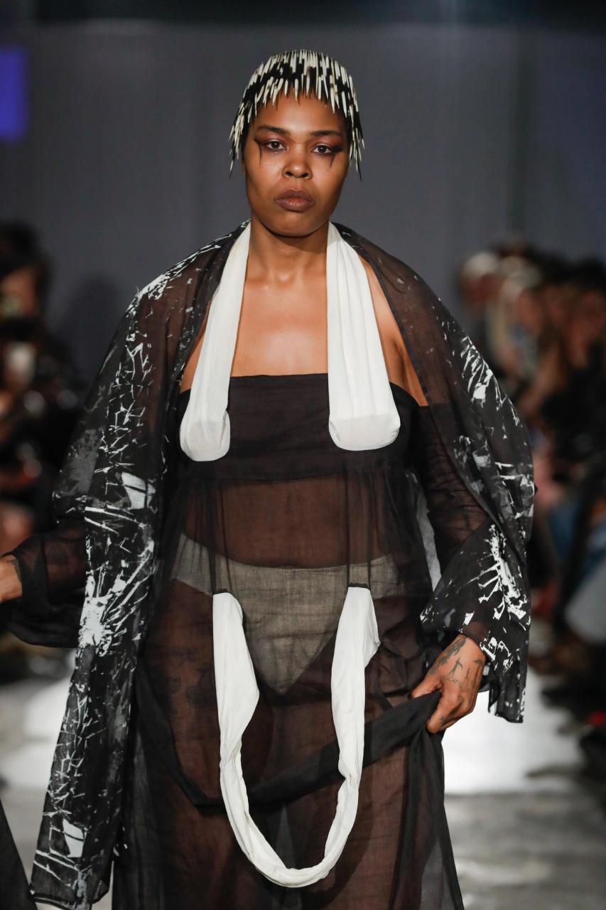 Collection 007 - ENFER look