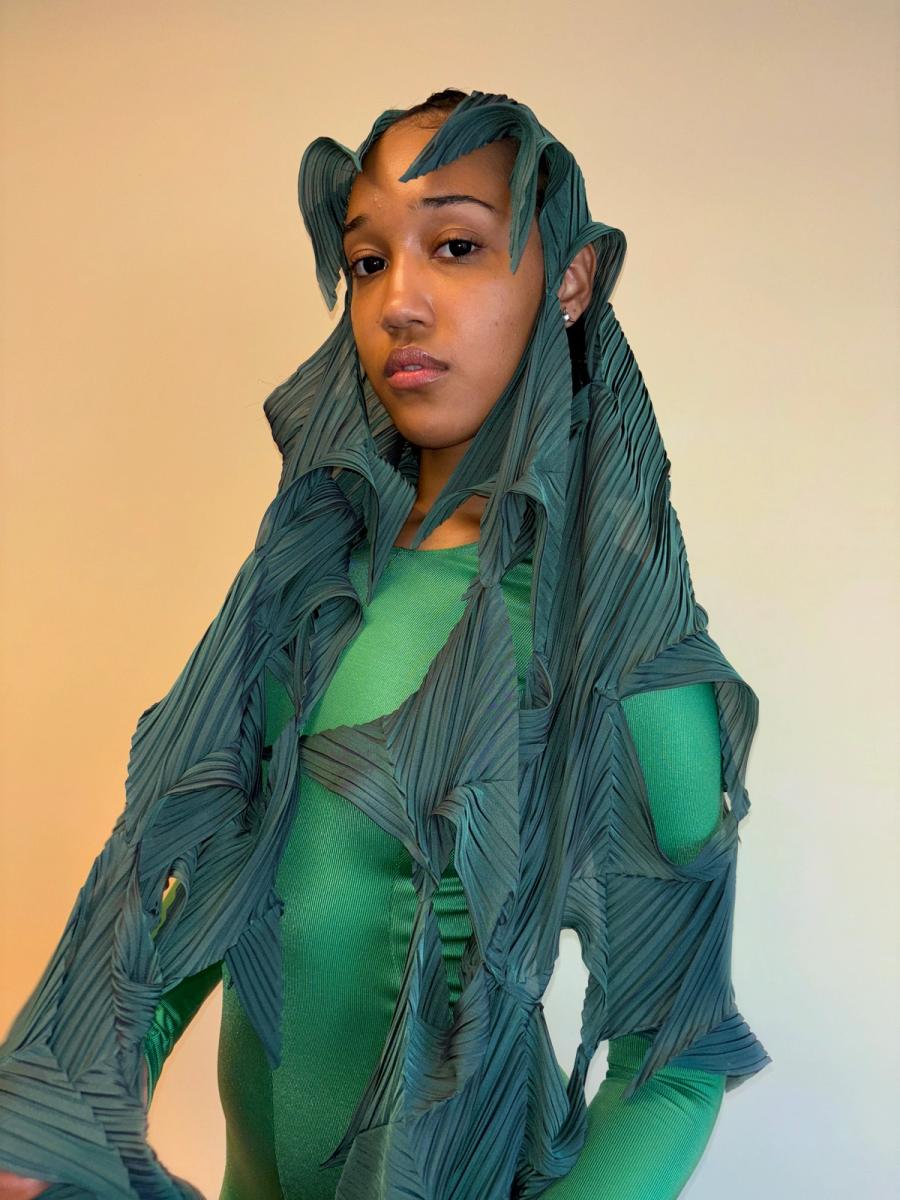 Issey Miyake Pleated Green Spiky Scarf product image