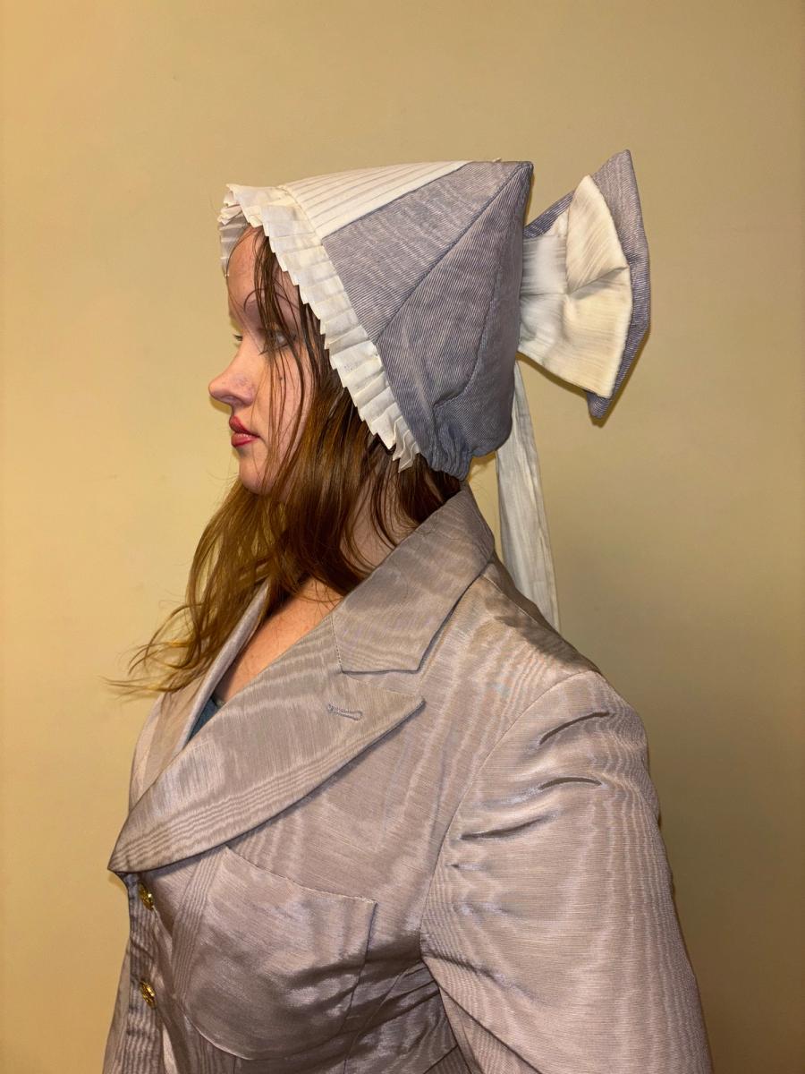 Berlin Opera House Bow Hat product image