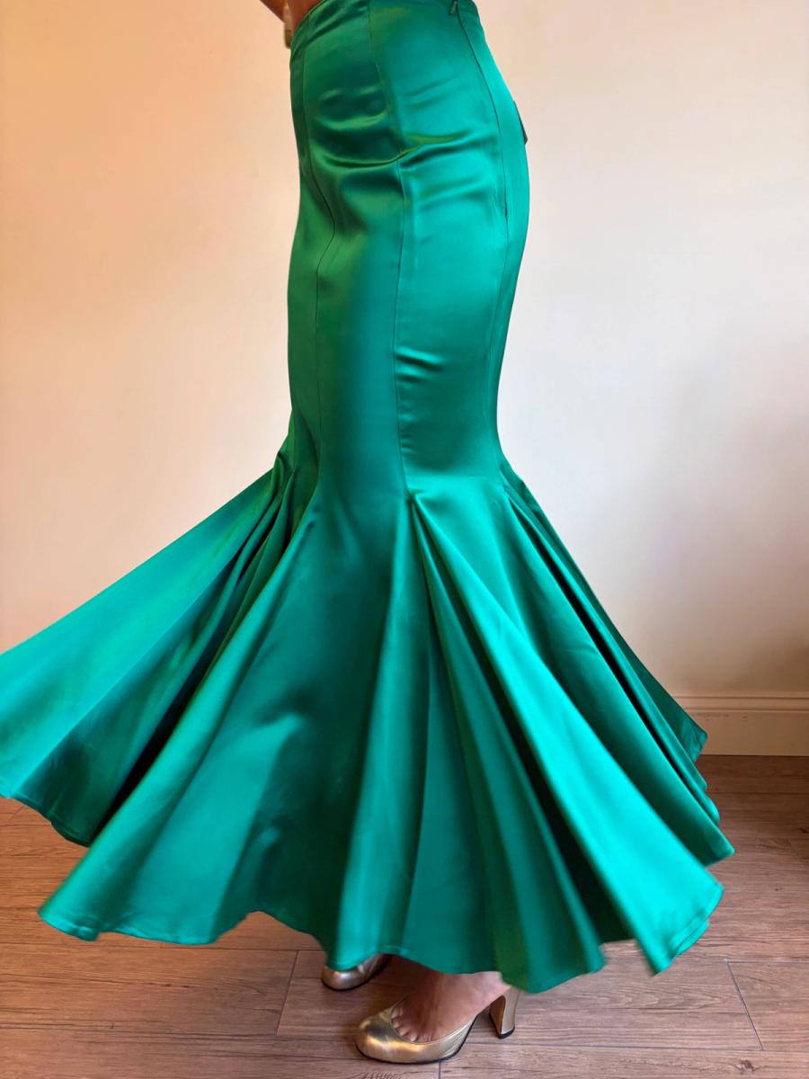 1980s Norma Kamali OMO Emerald Green Trumpet Skirt  product image