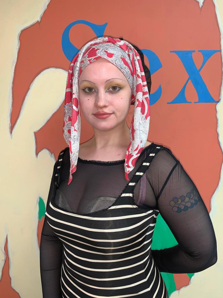 1940s Horse Print "Scarf-A-Net" Headpiece product image