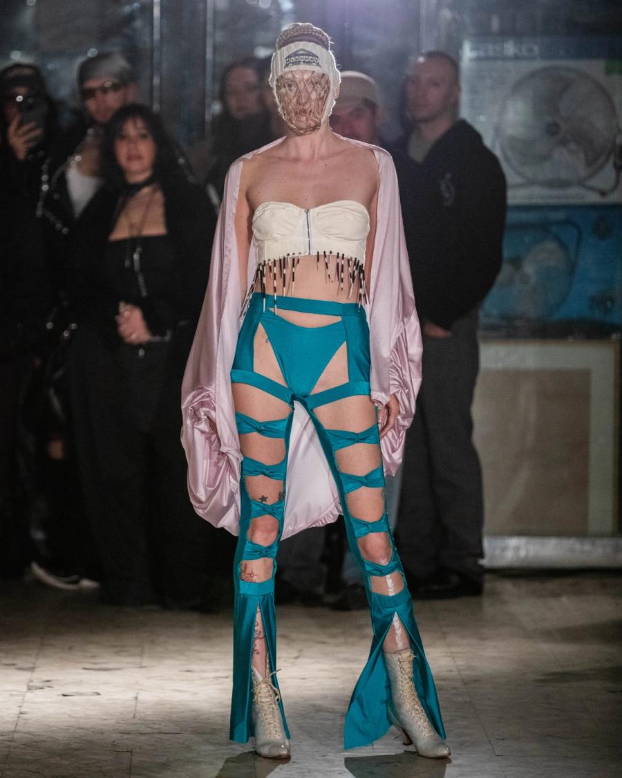 Collection 009 - DEAD CURRENCY look