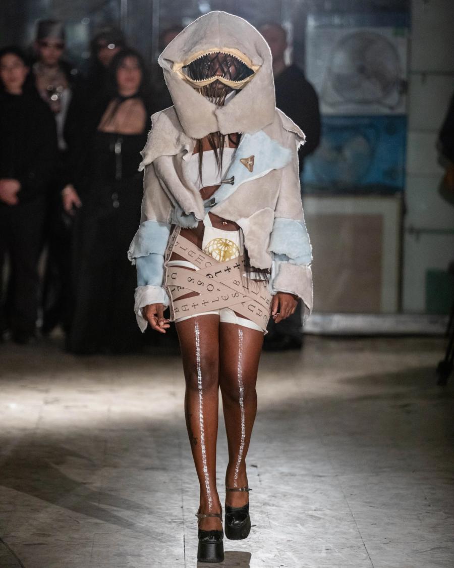 Collection 009 - DEAD CURRENCY look