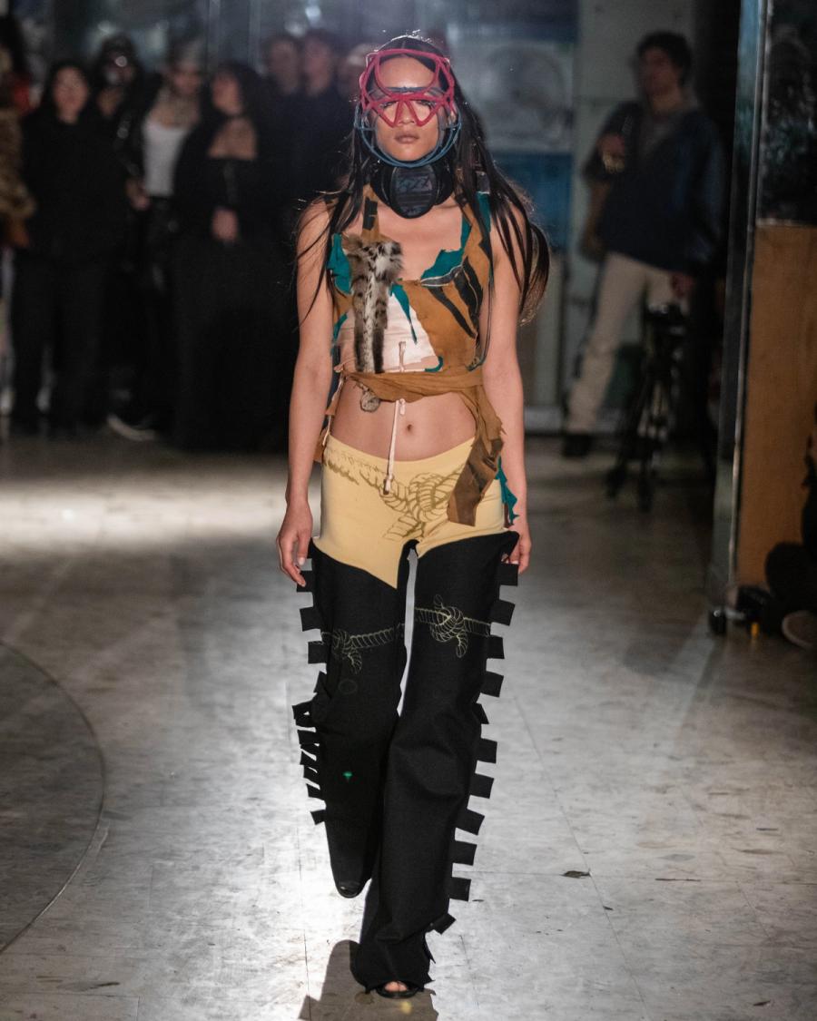 Collection 009 - DEAD CURRENCY look