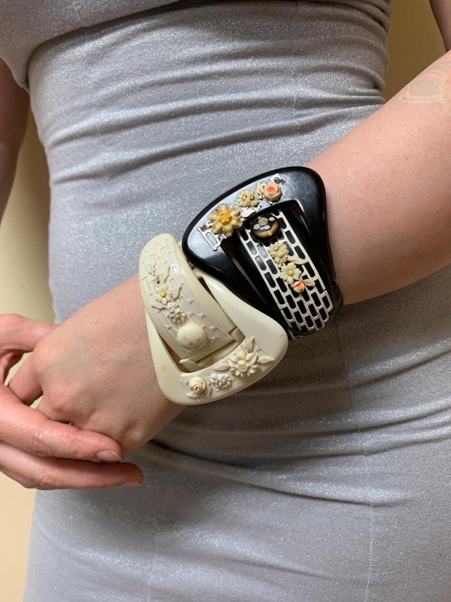 20s/30s Celluloid Buckle Bangle Set product image